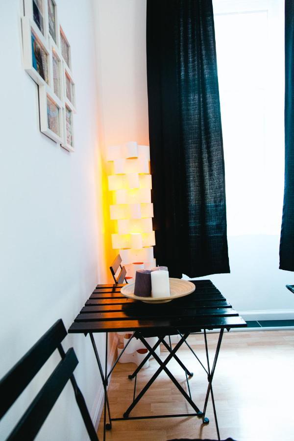Appartement Black & White With A Gift Soft Panda Budapest